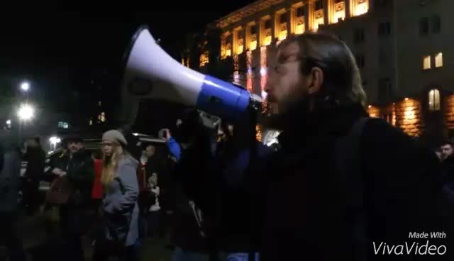 Ще се стигне ли до сблъсък на протестиращите?