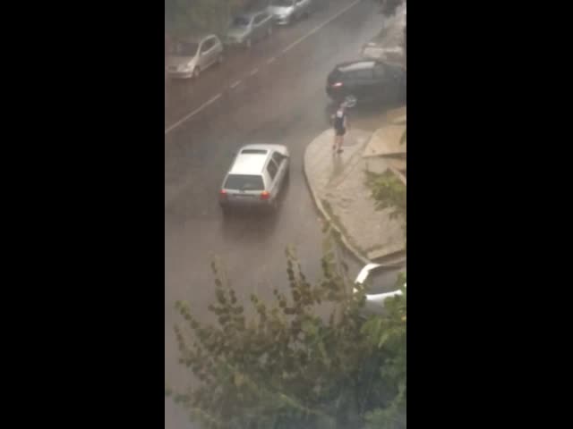 "Моята новина": Проливен дъжд в Бургас
