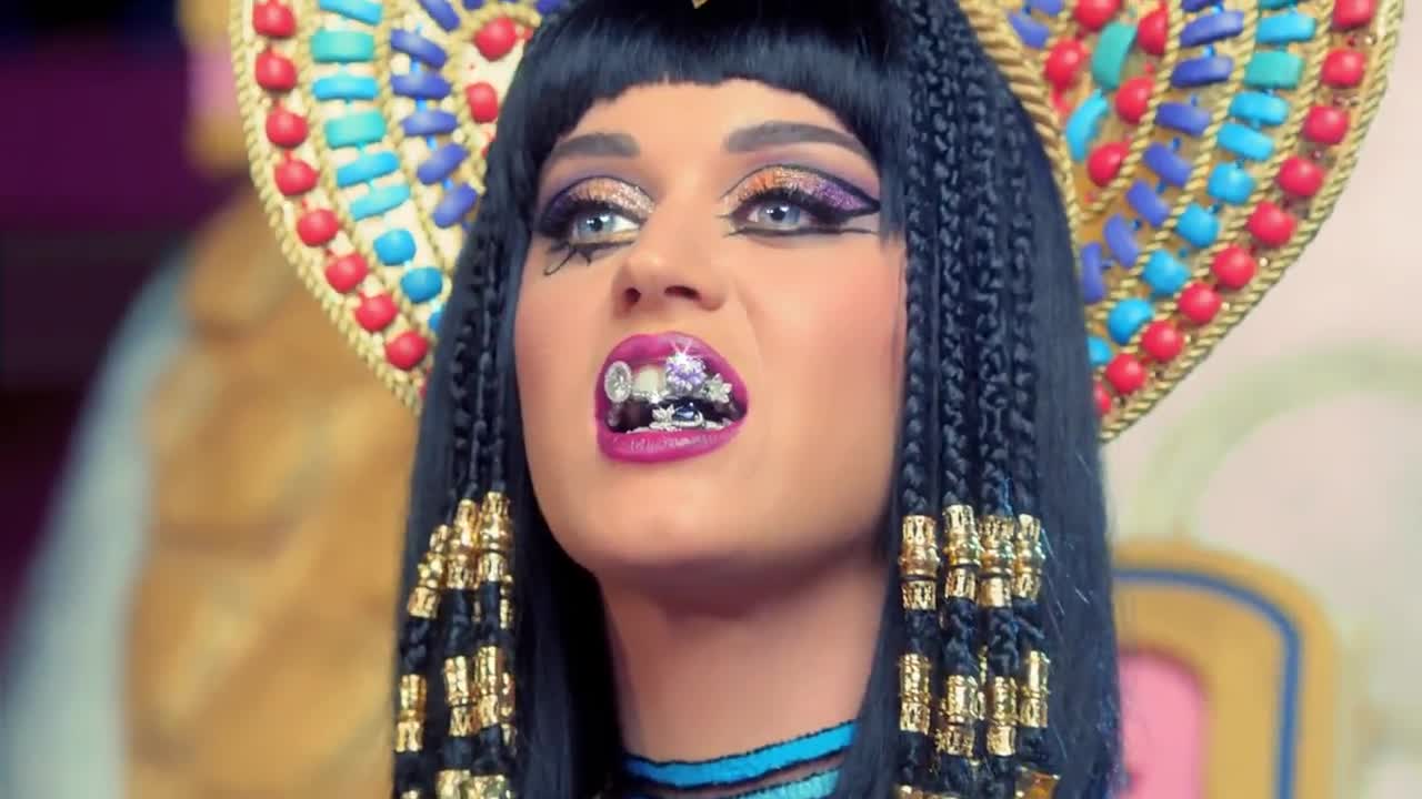 Katy Perry Ft. Juicy J - Dark Horse ( Официално Видео )   Превод