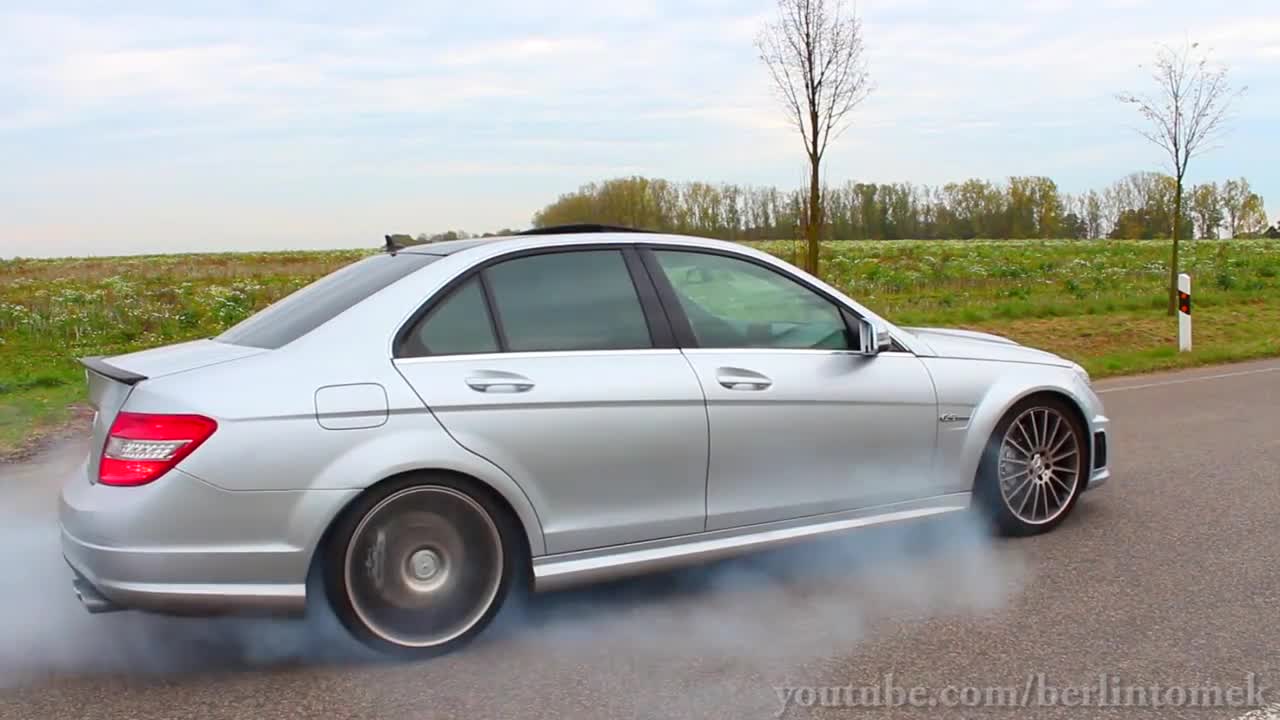 Зверски бърнаулт с Mercedes C63 Amg !