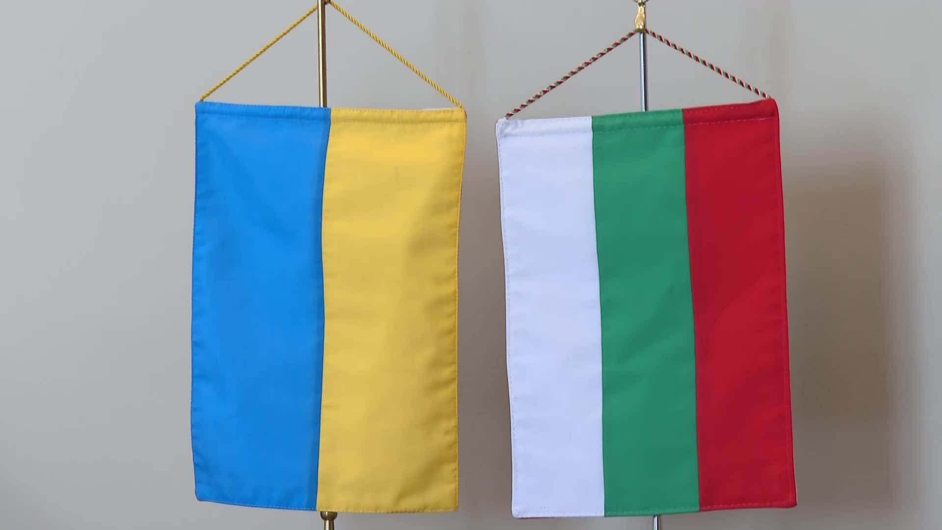 Сигурност и отбрана обсъждат Зеленски, Денков и Габриел на среща в МС