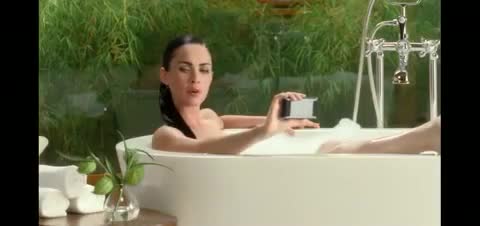 Какво ще стане ако Megan Fox прати една полугола снимка на няколко мъже ?
