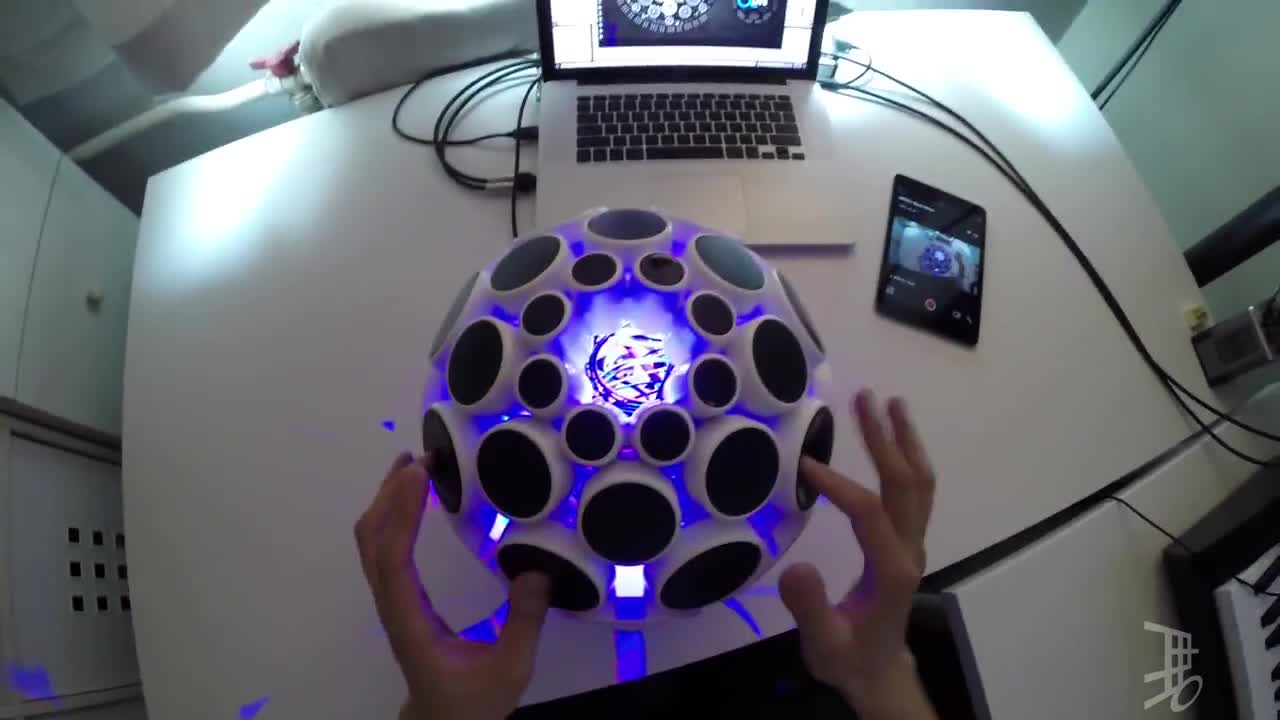 Страхотно Dubstep изпълнение на Alphasphere