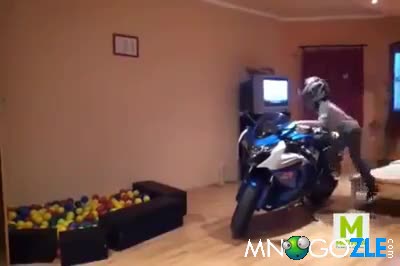 Дъще повече на пали мотора в хола