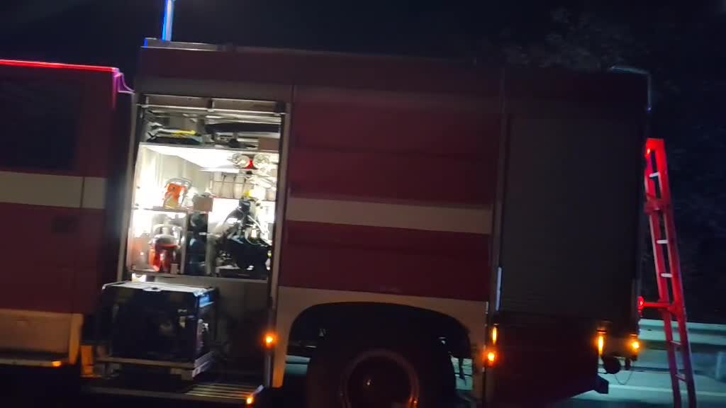 Двама загинаха при тежка катастрофа между автобус и камион в Пазарджишко