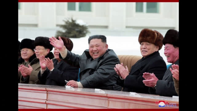 Ким Чен-ун откри модерен град в свещената планина на Северна Корея