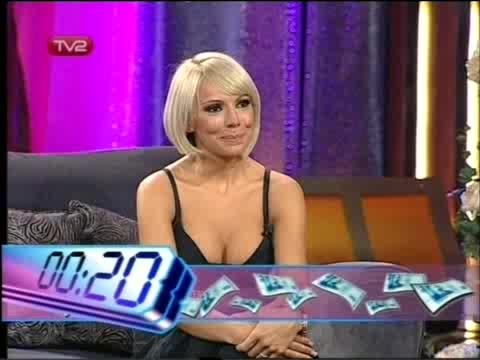 Алисия във "Вечерното шоу на Азис" - 04.08.2008 HQ / част 2