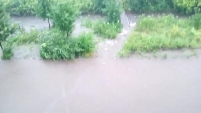 "Моята новина": Наводнение (пътища се превръщат в реки)