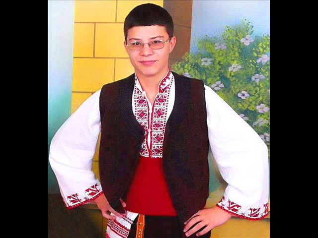 >Филип Синапов-стига ми са момне ле