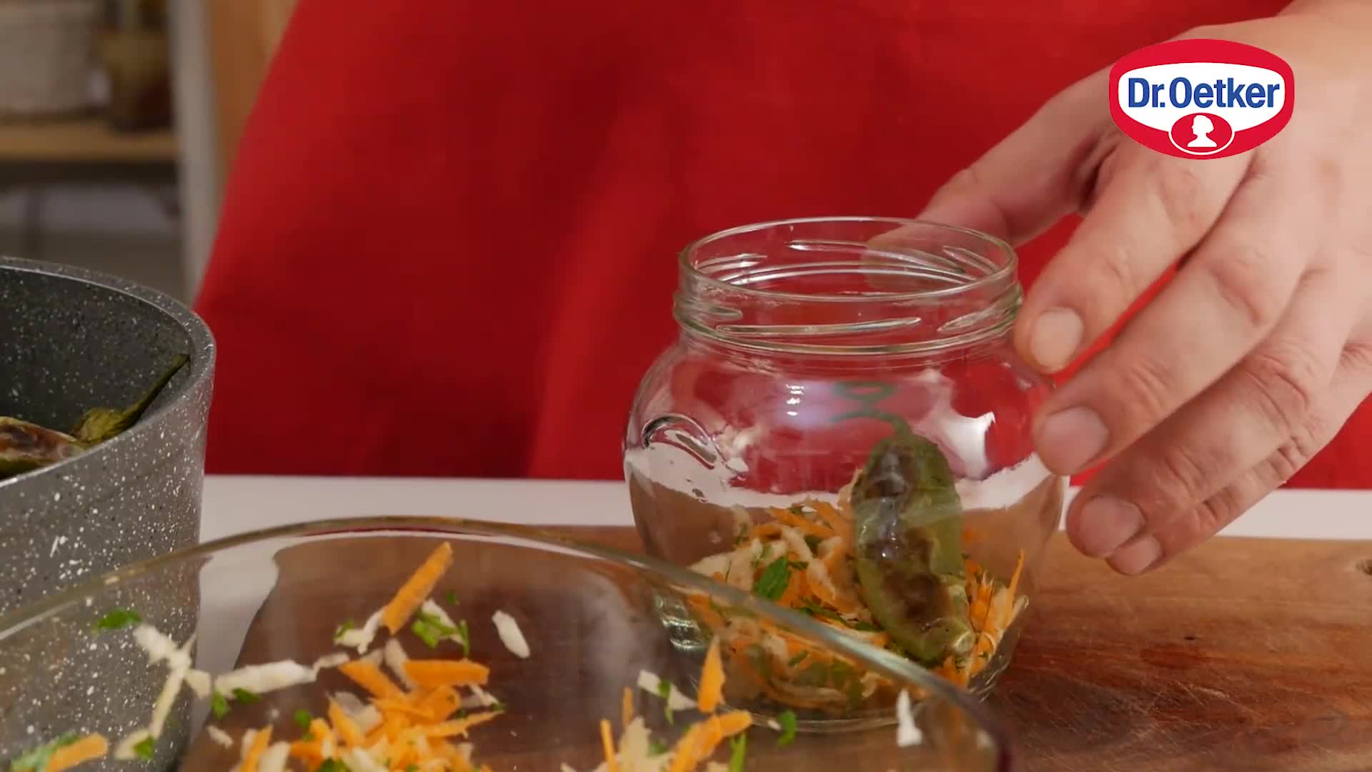Пукани люти чушки с моркови, целина и Pikant Fix Dr. Oetker
