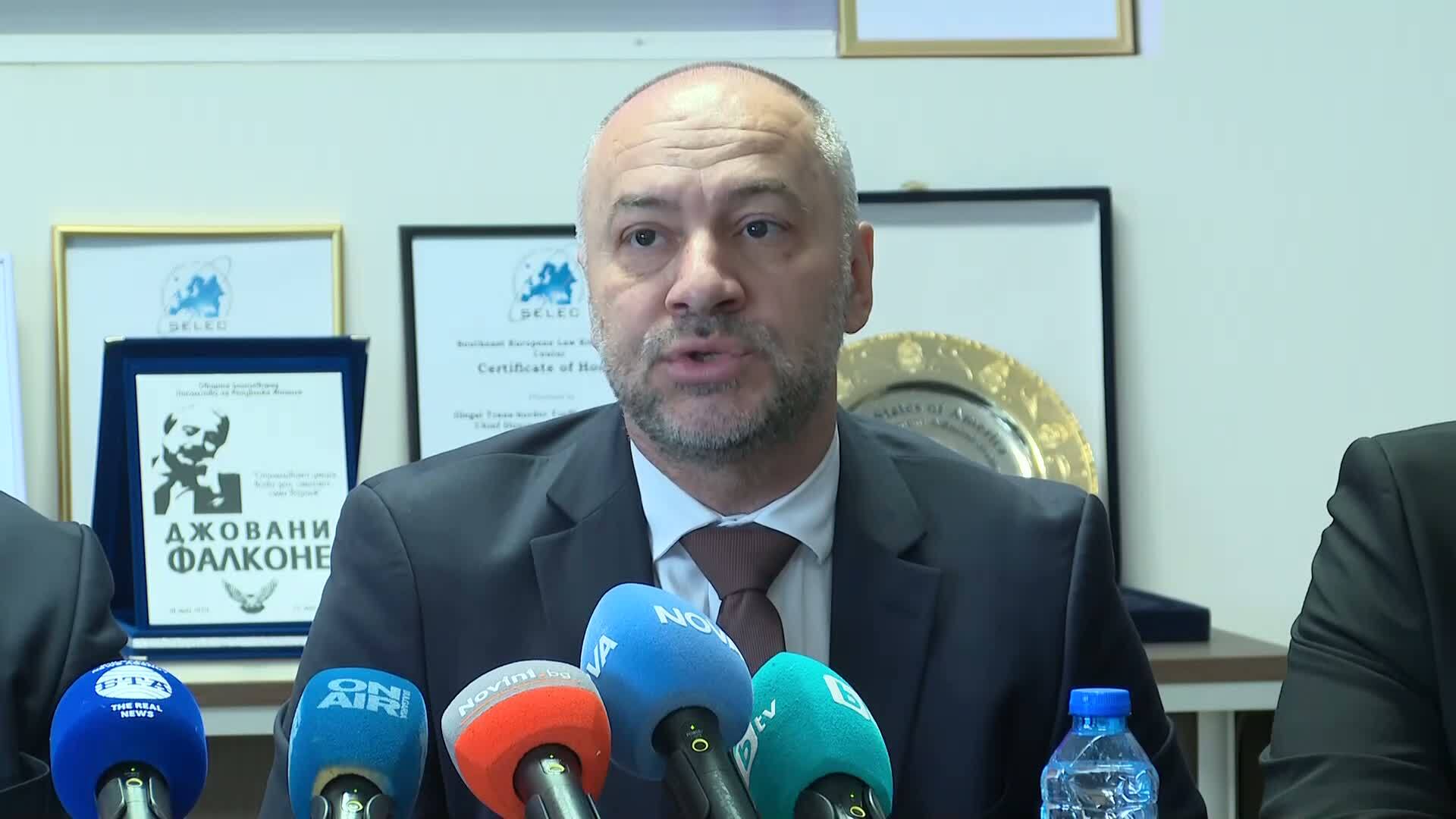 „Подземен град“ от канабис: Разкриха високотехнологична наркооранжерия в бивша мина край Кюстендил