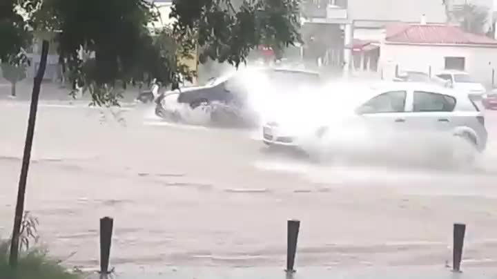 Ето кога луд шофьор губи битката в уличното движение