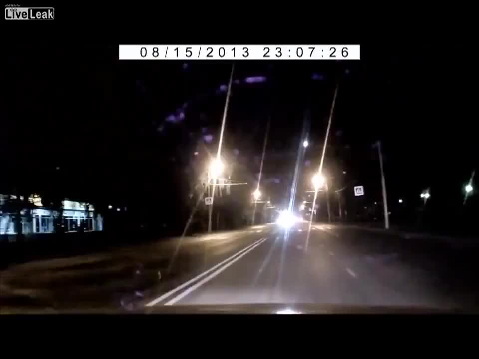 Внимание ... Как се пресича пешеходна пътека в Русия !!!