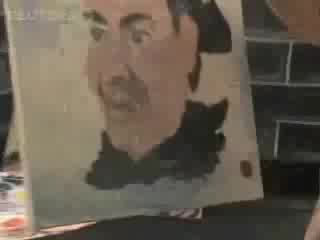 Невероятно - Мъж Рисува С Пенис