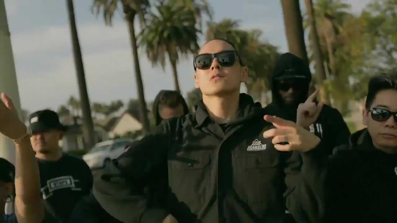 Силен Басс! Far East Movement - The Illest ( Ktown Riot Edit) ft. Riff Raff ( Официално Видео )