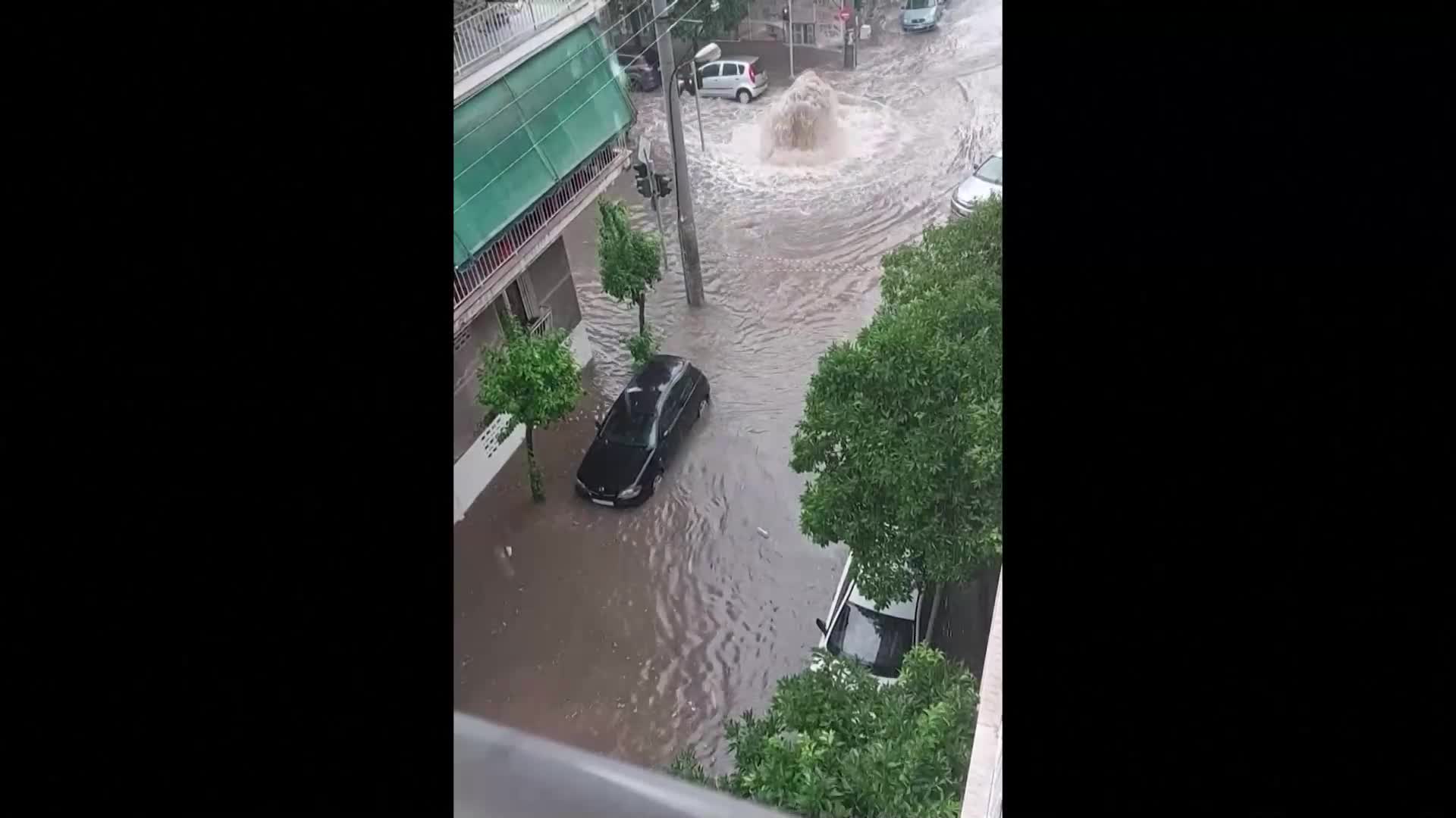 Протест в Атина: Близки на изчезналите при наводненията настояват да бъдат открити