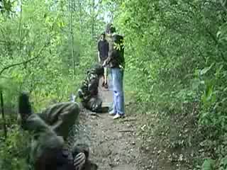 Един пада, друг се смее! :д 