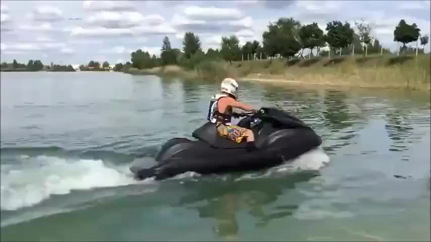 Eдин от най-мощните джетове в света Yamaha Turbo T3