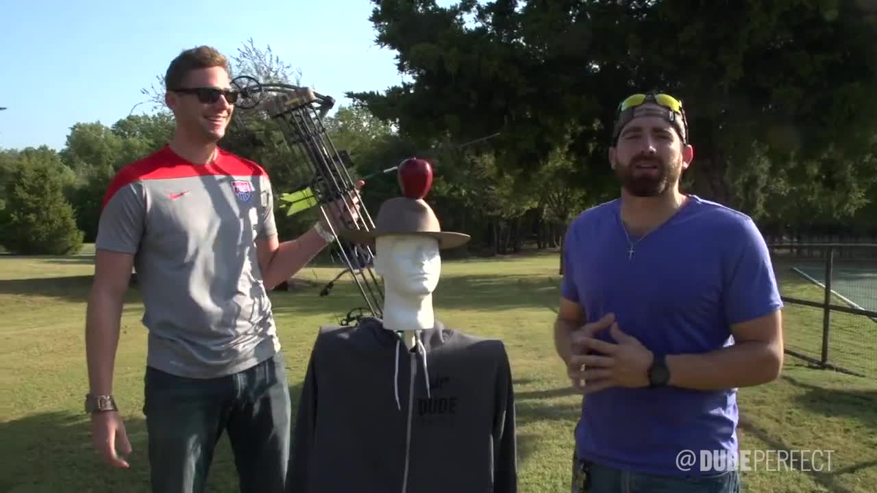 Невероятни трикове стрелба с лък - Dude Perfect