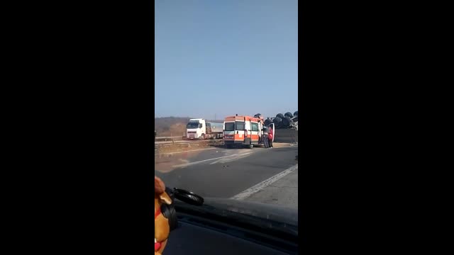 Преобърнат тир на АМ "Хемус"