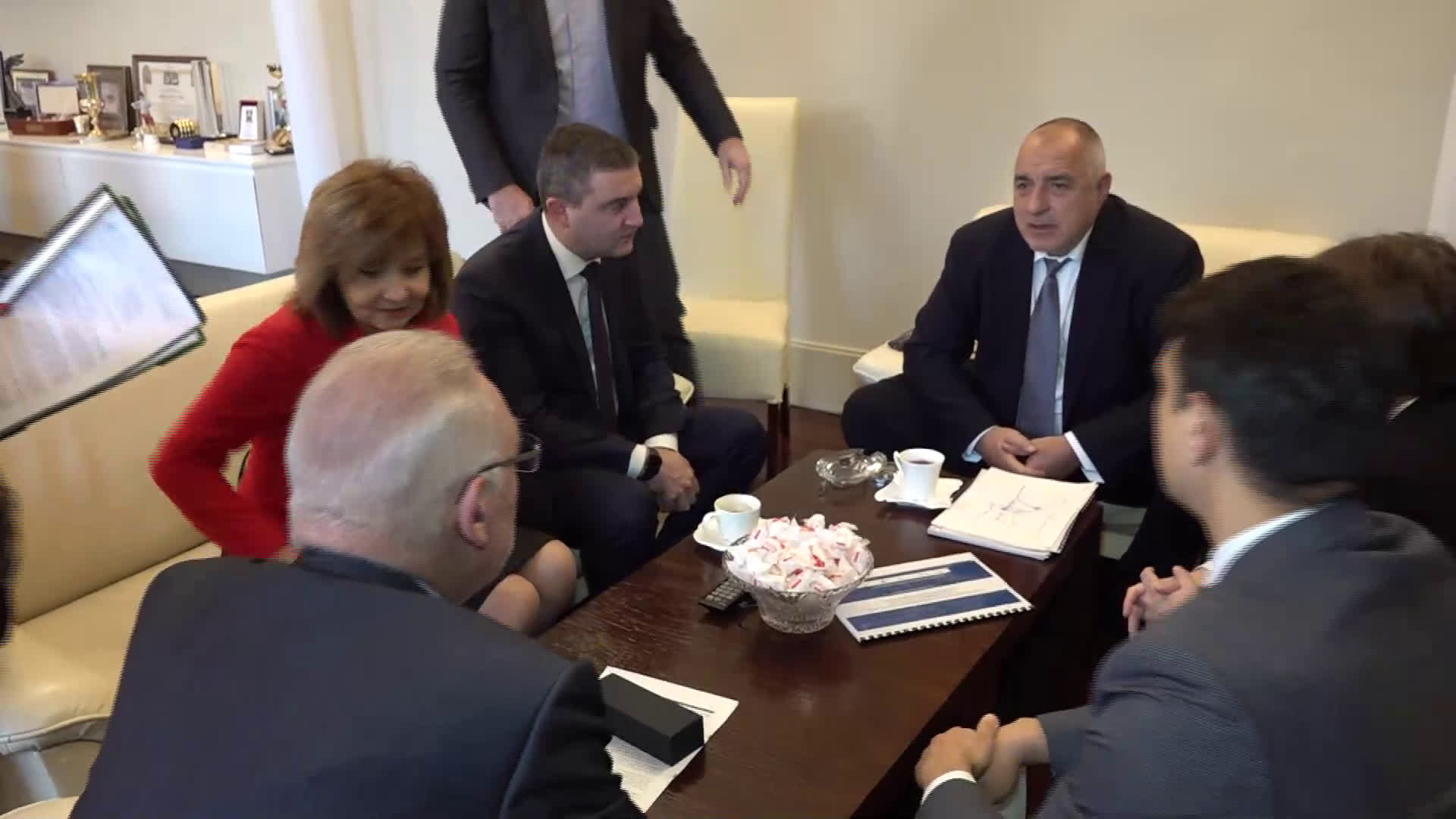 Борисов и Горанов на среща с представители на бизнеса заради новите касови апарати