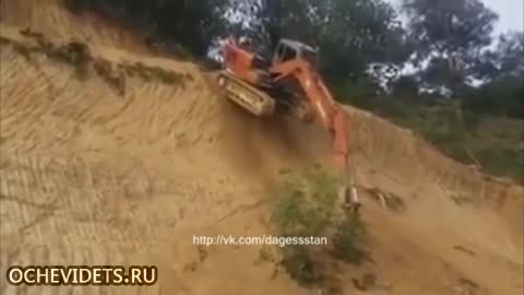 За този багерист като че ли гравитацията не съществува !