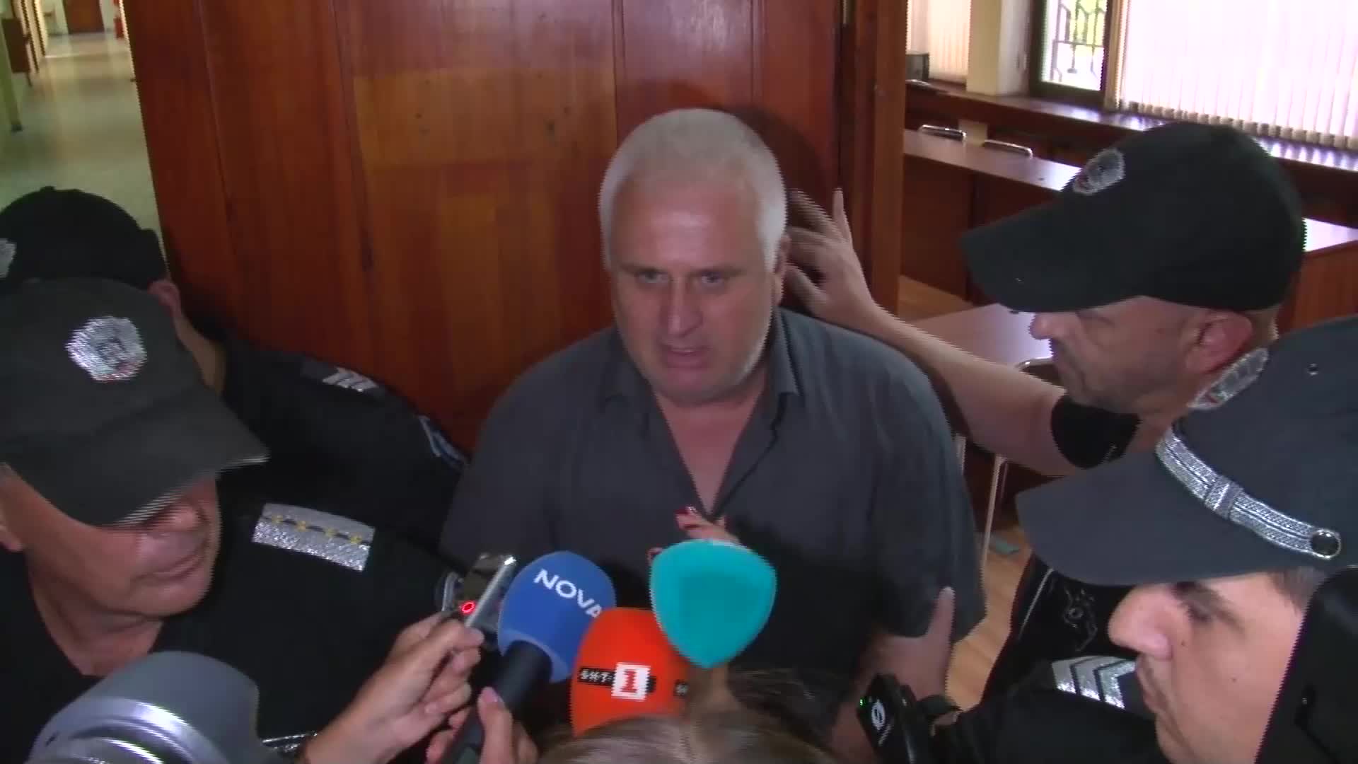 "12 години съм ръководил футболен отбор": Водачът на тира с първи думи след катастрофата на АМ "Трак