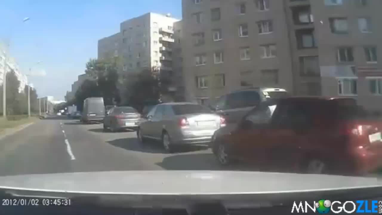 Такива луди съседи да имаш няма да е на добре!