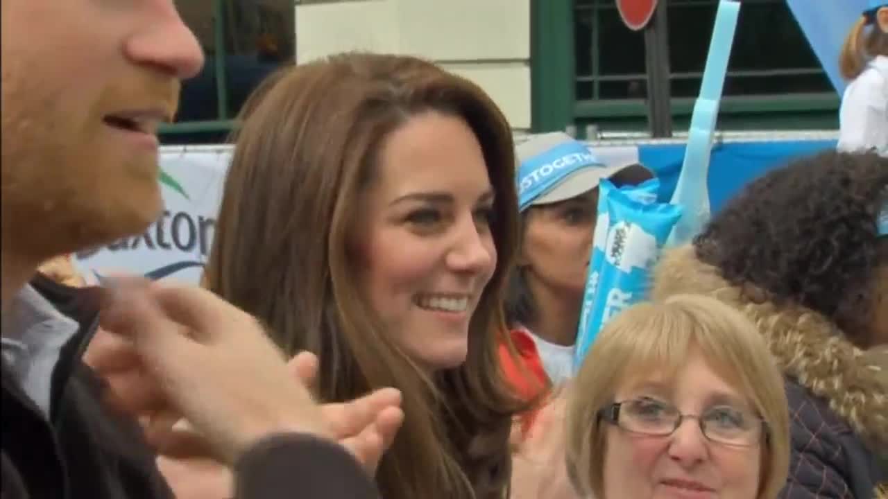 Кралското семейство подкрепи участниците в Лондонския маратон
