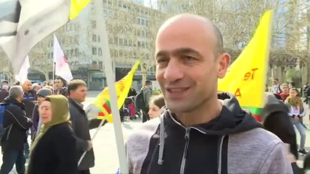 Кюрдите в Германия празнуват победата над ИДИЛ
