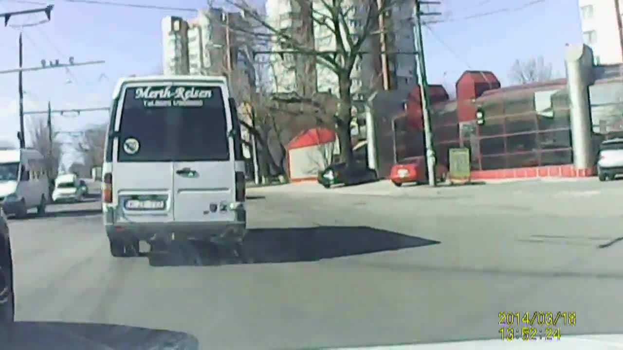 Шофьор с Порше Кайен се прави на мъж и...