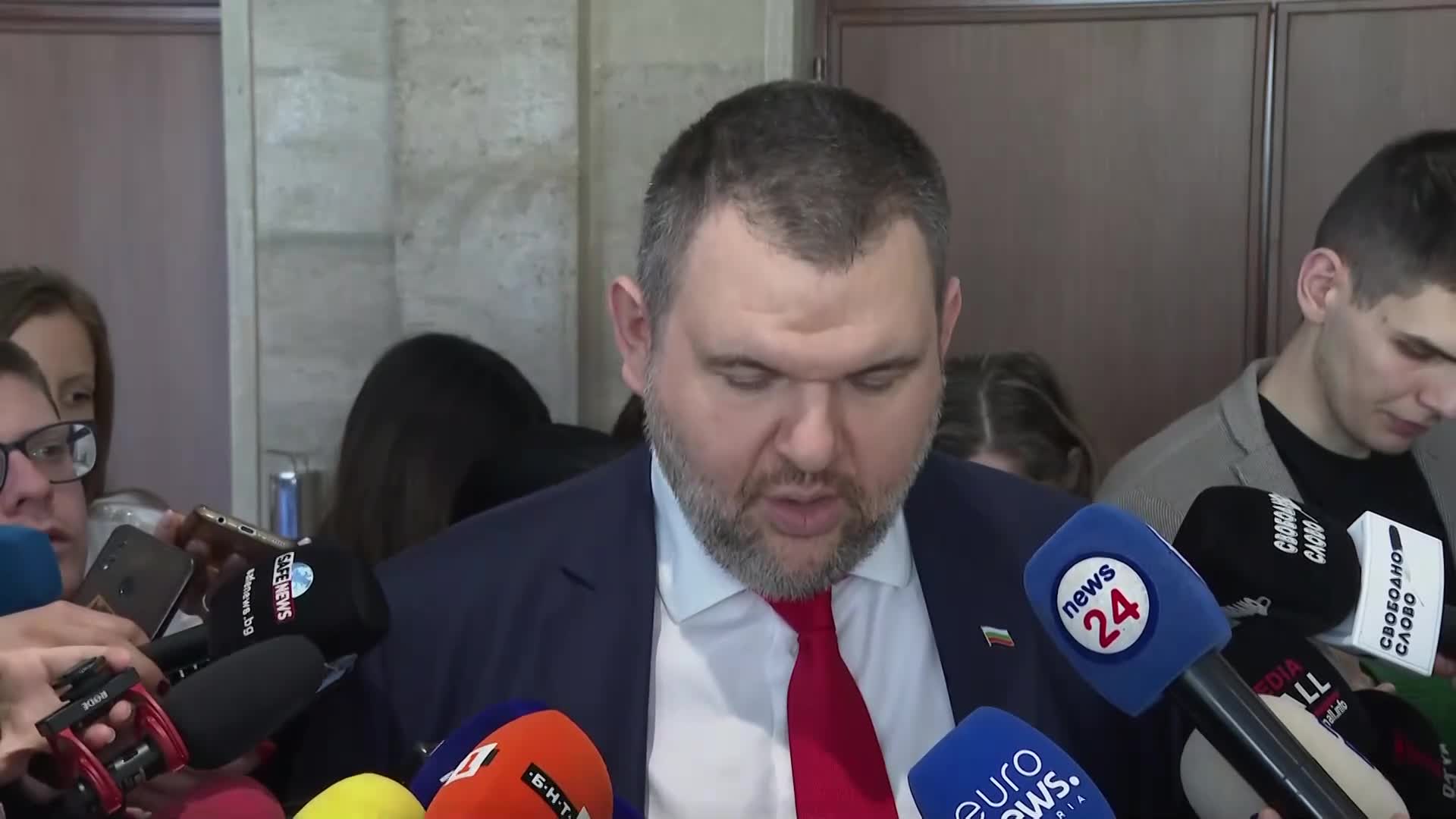 Пеевски: Ще подкрепим и двете кандидатури за КС, не искаме министри и изпълнителна власт