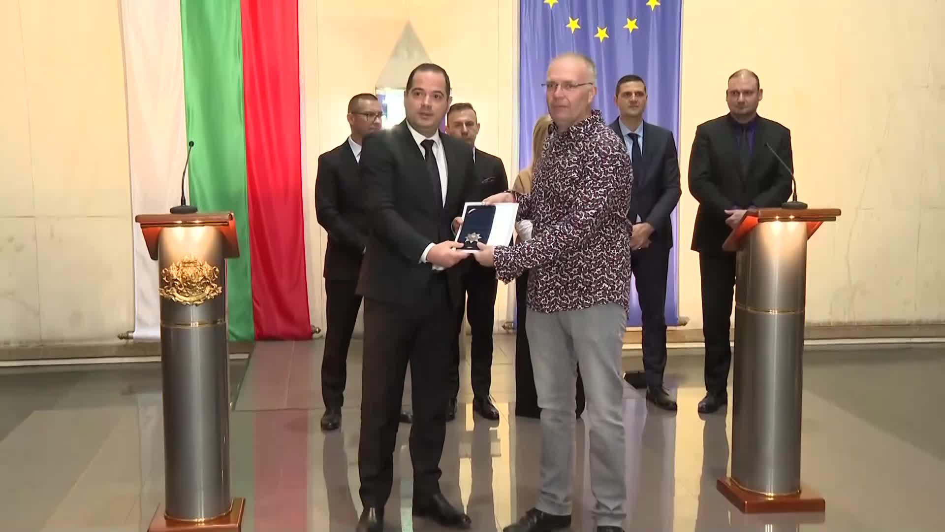 Наградиха служители и граждани, участвали в издирването на 4-годишно дете край Радомир