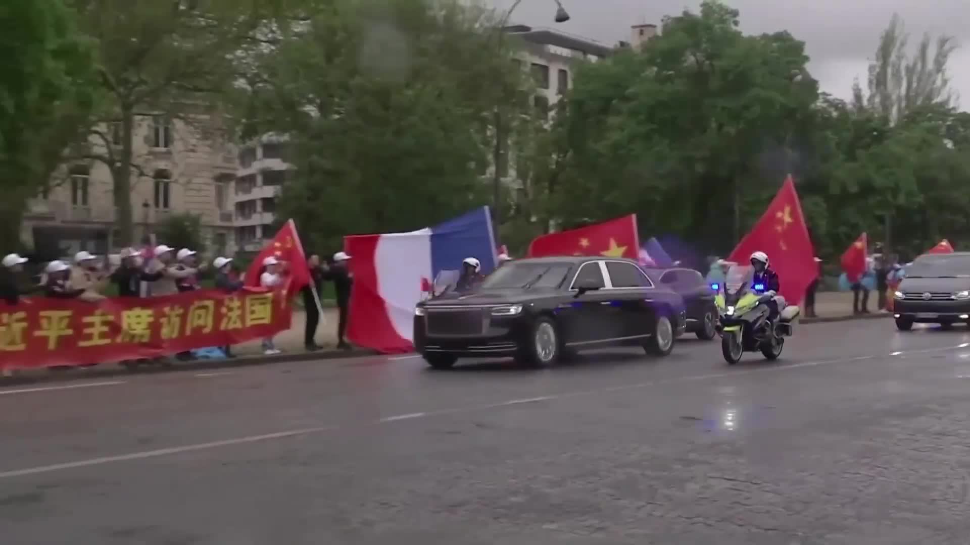 Китайският президент Си Дзинпин пристигна във Франция