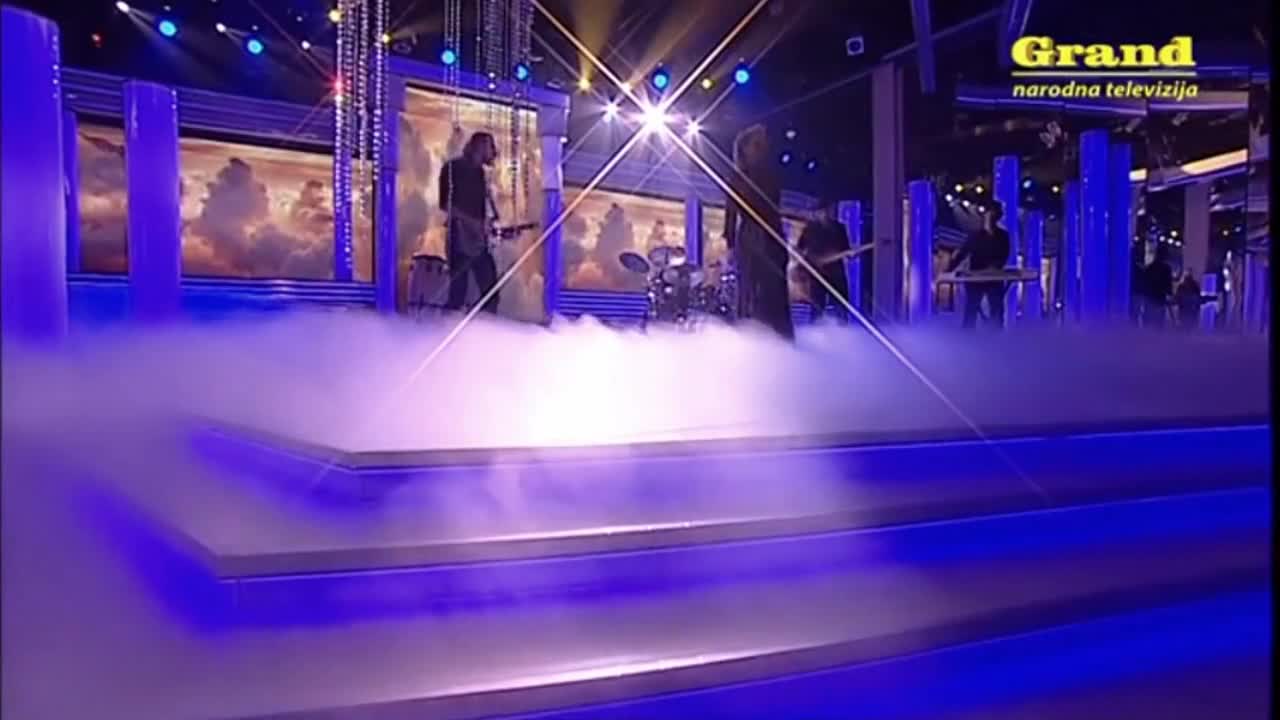 Lepa Brena - Evo zima ce ( Grand Narodna Tv 2014 ) - Prevod