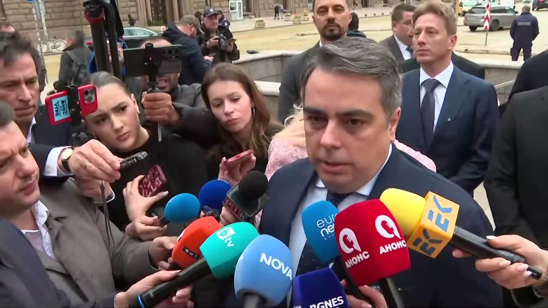 Асен Василев: Най-важните приоритети са избор на нов ВСС и голям антикризисен пакет