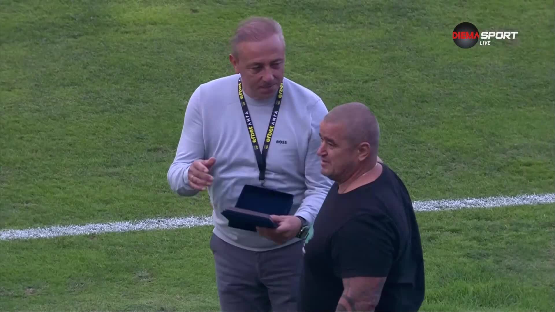 Илиан Илиев бе награден преди началото на Черно море - Септември