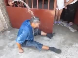 Така се събужда пиян ром смях