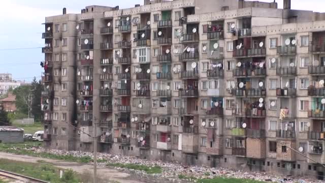 Първият саниран блок в Казанлък ще е ромски