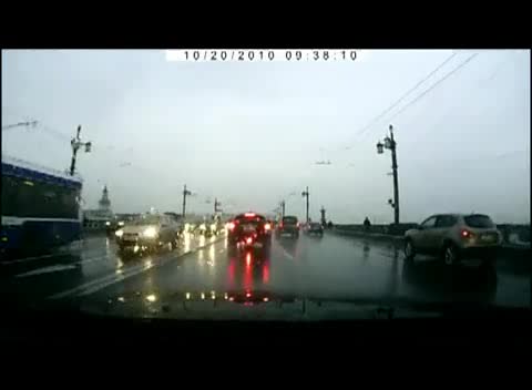 Кола удря джип отзад ... 