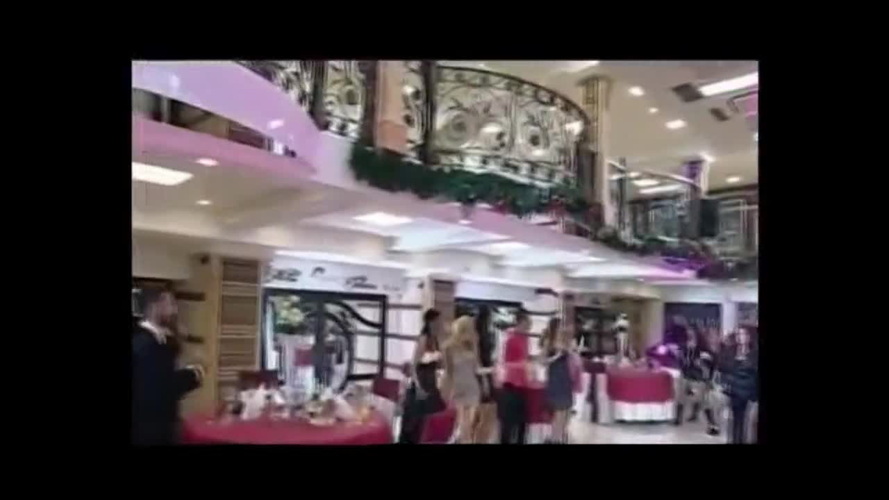 >Dragana Mirkovic - Mace - Novogodisnja zurka - (tvdmsat 2014) - Prevod