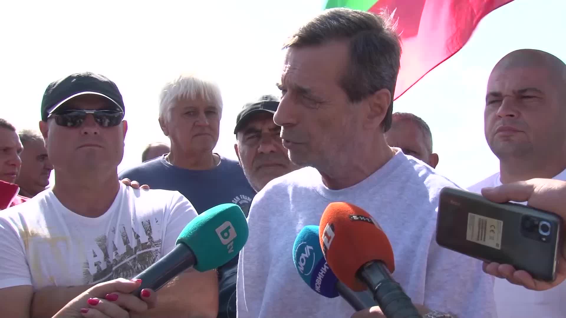 Манолов: Премиерът да заповяда на протеста и даде предложенията си