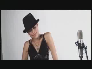 Kristy Breton - Много Готин Клип