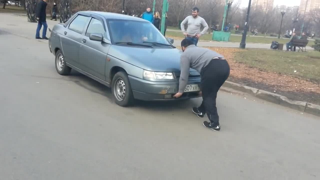 Този човек е доста силен