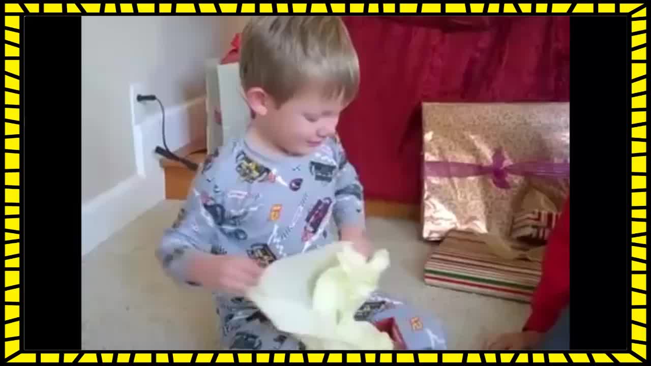 Подаръците които не искаме за Коледа! Забавна компилация
