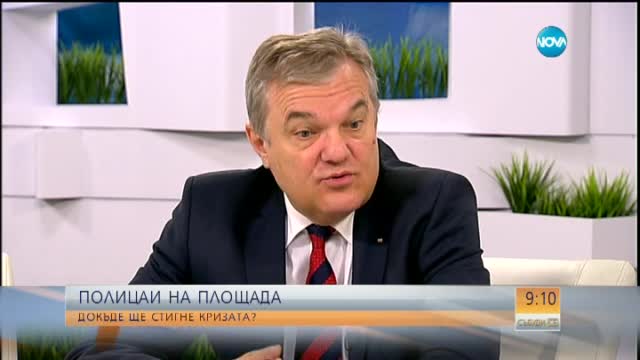 Румен Петков към полицаите: Останете в системата