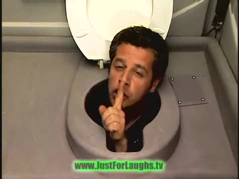 Глава в тоалетната ! Много Смях ! ; D