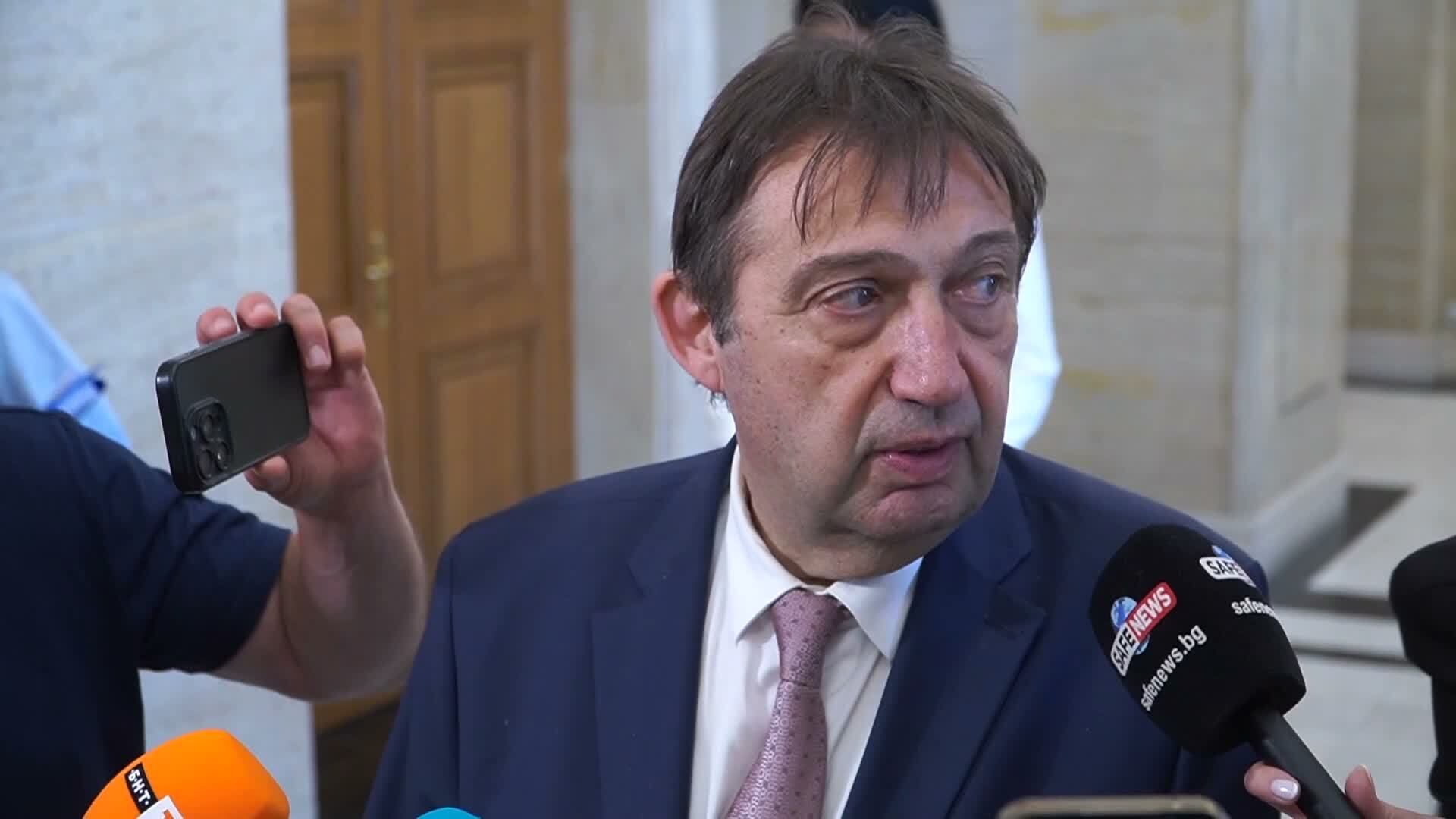 Шишков: Договорите за мантинели са сключвани 2022 г. във връзка с търгове и конкурси, провеждани от кабинети преди нас
