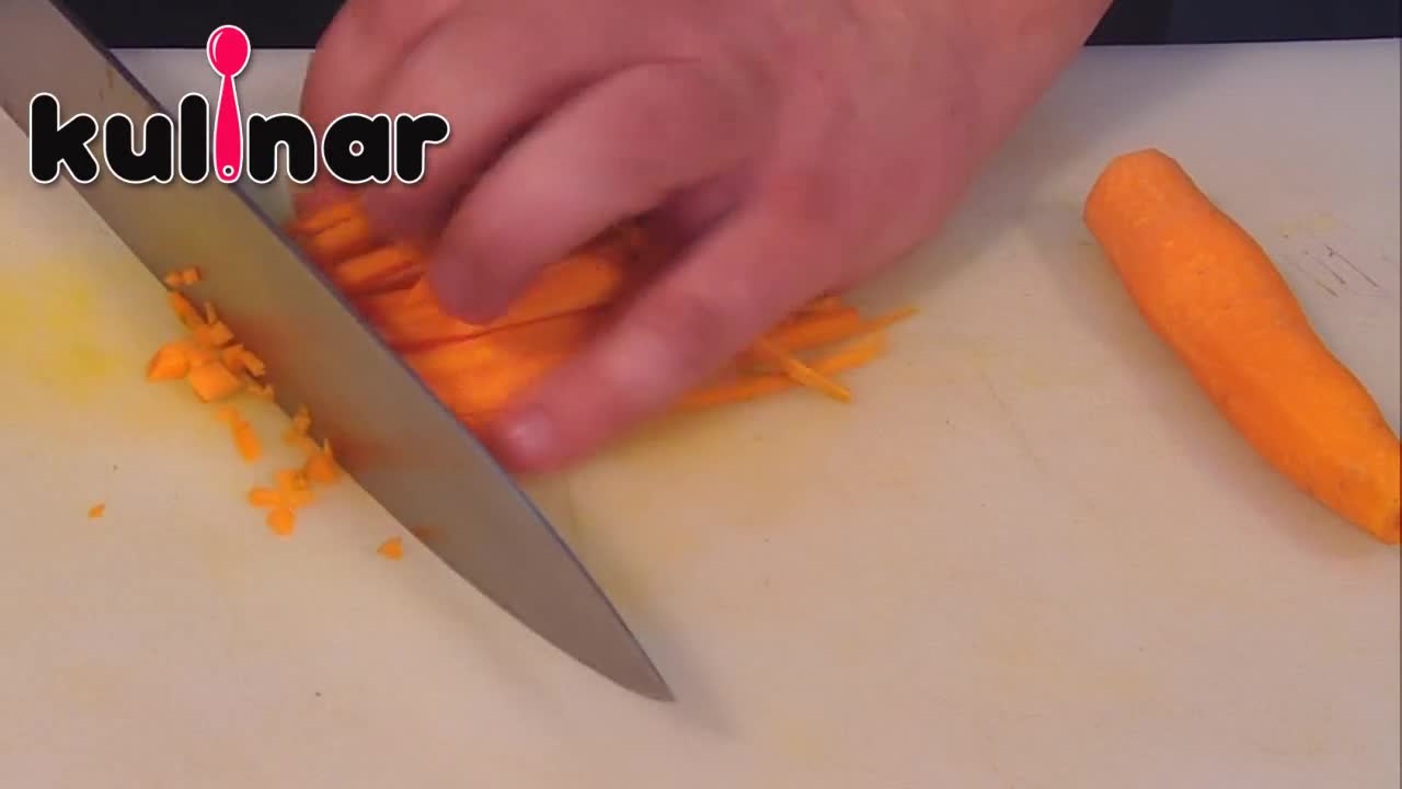 Как да нарежем морков на кубчета 