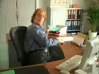 Мъж Гледа Порно На Работа